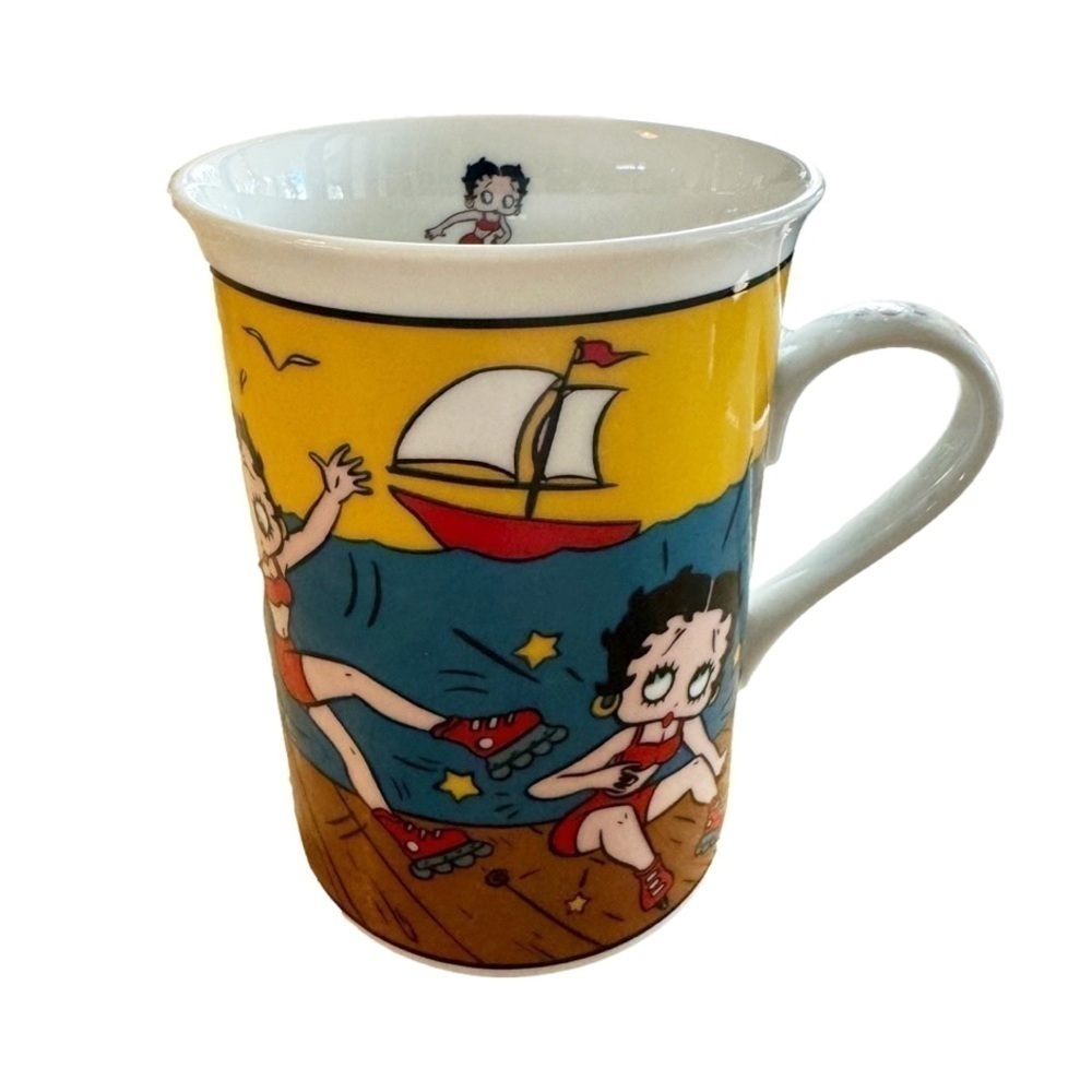 Betty Boop -Boopin’ On The Boardwalk - Collector Mugs